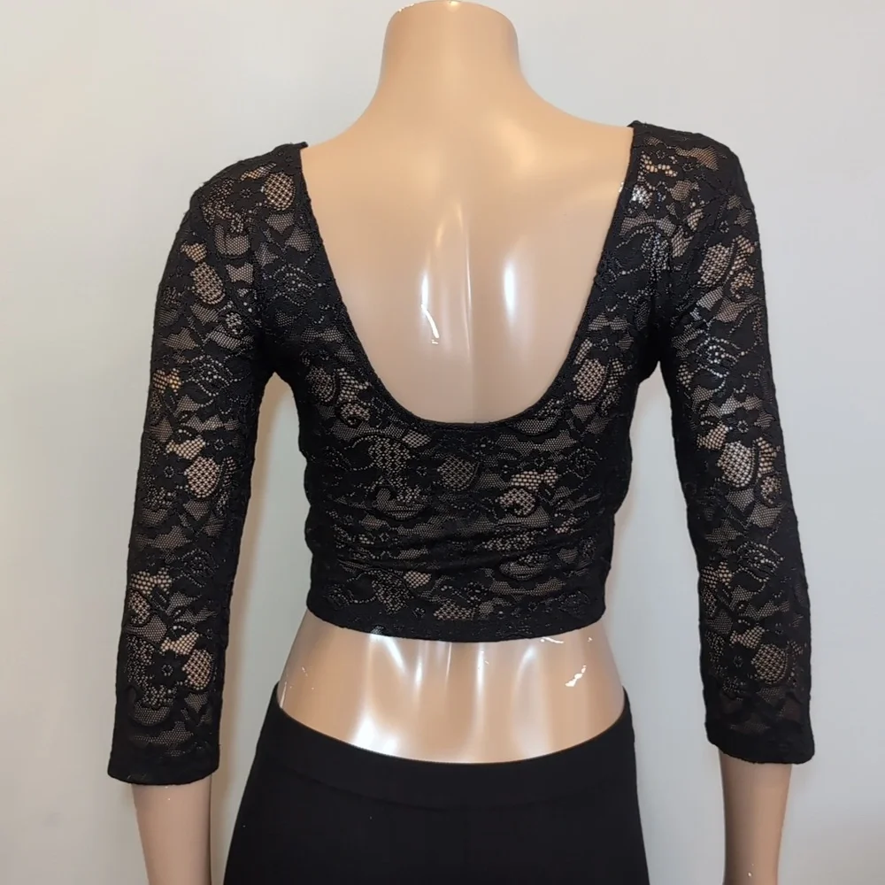 ❌SOLD❌ Aritzia Lace Crop Top 3/4 Sleeve Ballet U-Back Sheer Stretchy Fitted - Picture 6 of 11